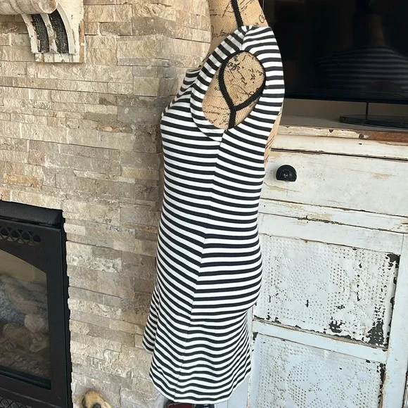 Kate Spade Saturday black and white stripe sleeveless mini dress w back cut out - Picture 5 of 15